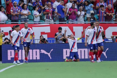 Bahia vence o Bragantino na Fonte Nova e entra na briga pela liderança