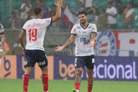 "Com Alma e Magia: A Vitória Épica do Bahia Sob Chuva e Emoção"