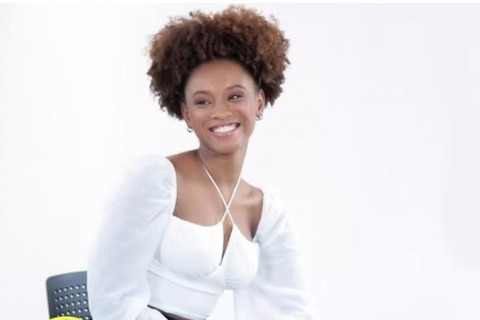 Três Graças - Dos Sonhos à Tela da Globo: Aos 23 Anos, Emmy Neves Brilha, Enfrenta o Bullying e Prova que Persistir Vale a Pena