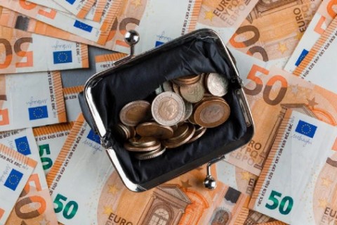 Perigo à espreita: especialistas explicam por que bancos recomendam ter dinheiro físico guardado