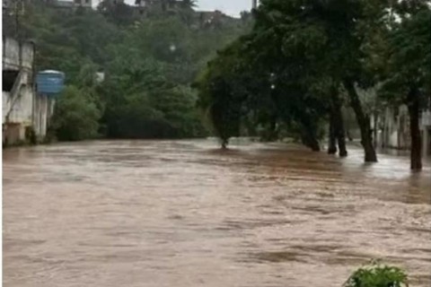 Santo Amaro decreta situação de emergência após rio transbordar