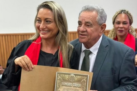 Luzia Moraes recebe Doutorado Honoris Causa na ALBA e eterniza seu legado de comunicação, cultura e transformação social