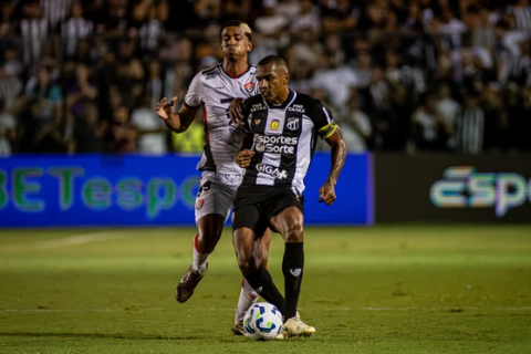 Vitória tropeça diante do Ceará e entra na zona de rebaixamento